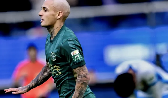 Alexandru Mitriță va fi sancționat în fotbalul chinez (FOTO: Instagram/Zhejiang Professional)