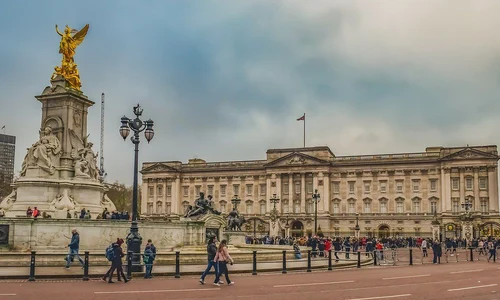 Un angajat al Palatului Buckingham, condamnat pentru furtul unor obiecte de valoare din palat jpeg