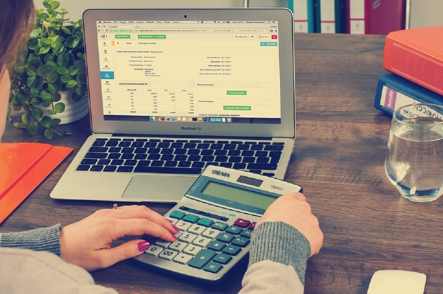 ANRE a înregistrat și soluționat 15.620 de petiții în ultimele 8 luni. Numărul lor s-a diminuat cu 40%