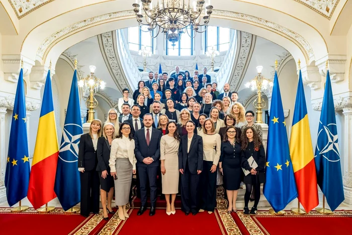 Participanții la masa rotundă ,,Adicțiile la copii și adolescenți" FOTO Administrația Prezidențială