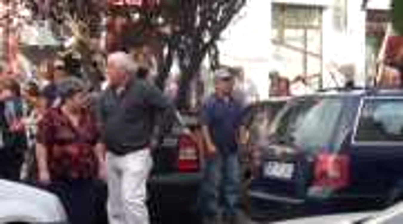Aurel Bâcu, supărat că a fost blocat în trafic