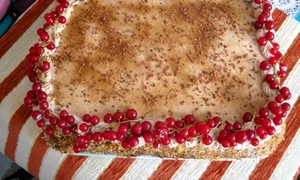 tort cu crema de ness si alune jpeg