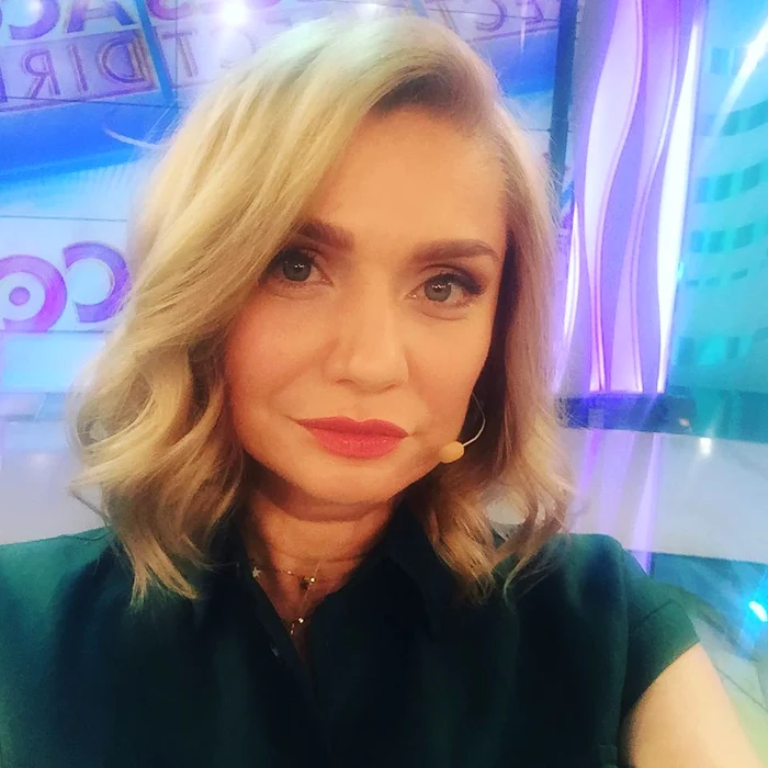 Cristina Cioran povestește cum s-a adaptat pentru rolul de prezentatoare a emisiunii „Acces Direct” Foto Facebook