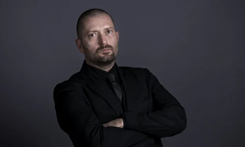 1 cheloo are iubita si doi copii jpg jpeg