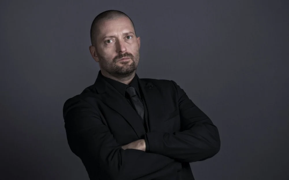 Cheloo, implicat într-un incident la Spitalul din Câmpina. A intervenit și un echipaj de poliție
