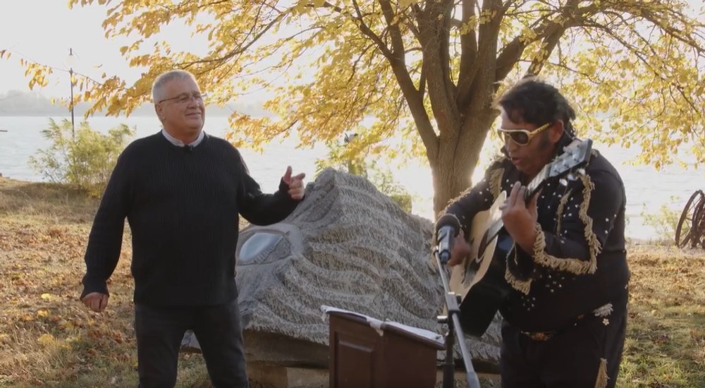 Nicolae Ciucă, manea de campanie compusă de Elvis Romano: „Haida, haida, domnu Ciucă / Să îi pui pe coji de nucă”