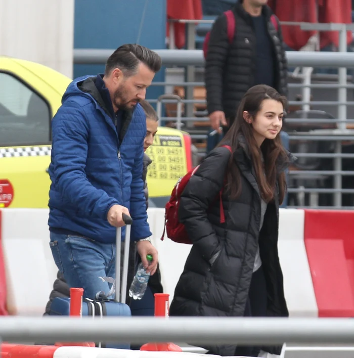Laura Bretan a fost aşteptată la aeroport de Ciprian Rogojan