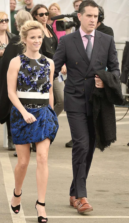 
    Reese Witherspoon are mari probleme în cuplu cu soţul ei, Jim Toth  