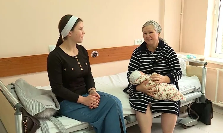 O femeie de 48 de ani din R. Moldova a născut al 14-lea copil: „O să ne bucurăm ca şi de primii”. Are deja 5 nepoți