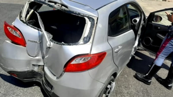 Urmărit de poliție, șoferul român drogat a intrat cu mașina într-o casă și un stâlpFoto: stiridiaspora.ro