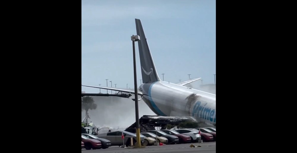 Cinci persoane au murit după ce un avion cargo Amazon Prime Air a ieșit de pe pistă la Miami. Aeronava a lovit mai multe mașini