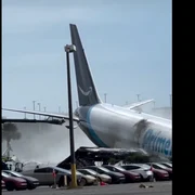 Un avion cargo Amazon Prime Air a ieșit de pe pistă la Miami, aeronava a lovit mai multe mașini