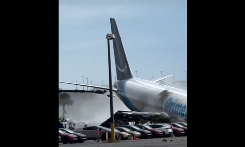 Un avion cargo Amazon Prime Air a ieșit de pe pistă la Miami, aeronava a lovit mai multe mașini