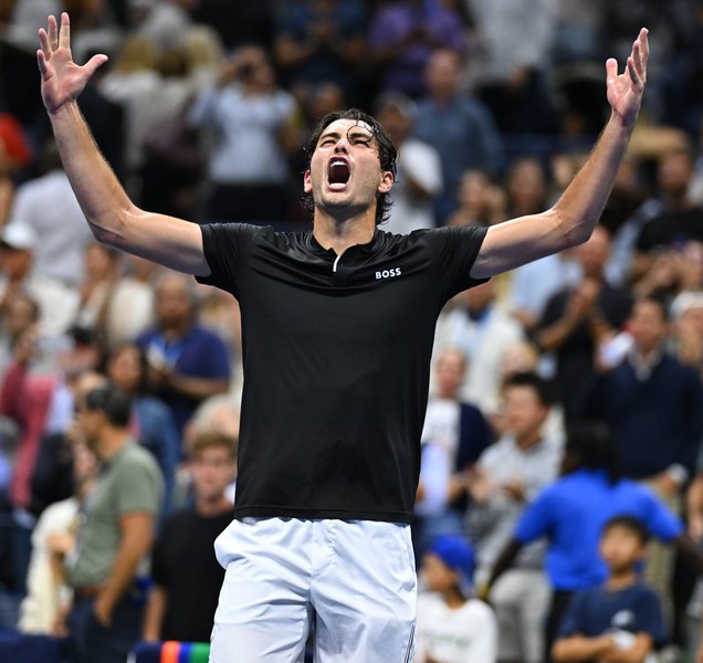 Taylor Fritz învinge pe Alexander Zverev în semifinale la Turneul Campionilor | sursa foto: Adevarul
