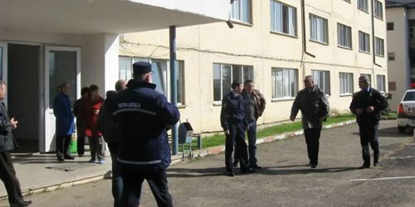 Agentul de poliție promitea în schimbul banilor că va ușura repartizarea de locuințe ANL
