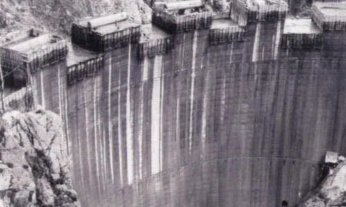 Cum au apărut lacuri de acumulare pentru a alimenta arme de luptă jpeg