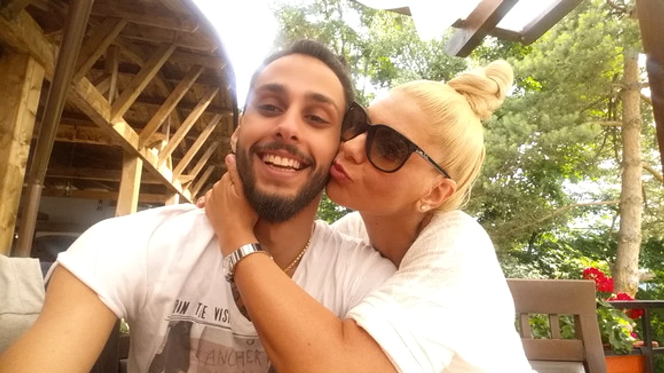 
    Zaynab, fetița Adinei Postelnicu, are deja un an și 7 luni  
