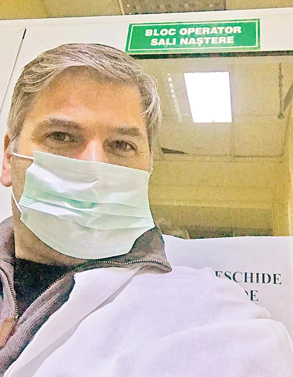 Mircea, luni seară,  la maternitate