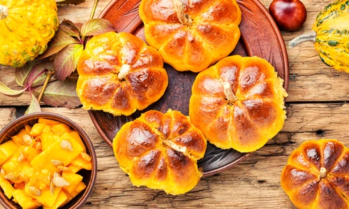 Chifle cu dovleac  Sursa foto shutterstock 1538985275 jpg