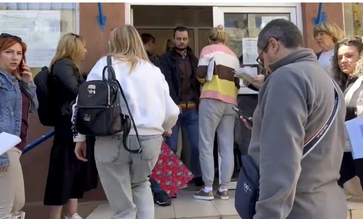 Refugiați ucraineni la coadă la Constanța. FOTO Antonia Ispas