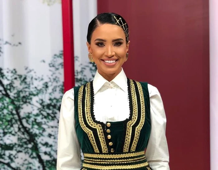 Adelina Pestrițu s-a creștinat fiicaFoto Eda blog