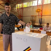Tudor Chirila la vot Foto Tudor Chirilă   Facebook jpg