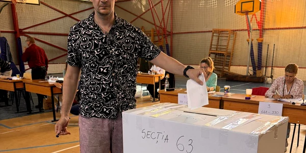 Tudor Chirila la vot Foto Tudor Chirilă   Facebook jpg
