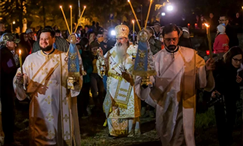 Înaltul ierarh a organizat Slujba de Înviere în reluare jpeg