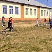 Foto Copii in mediul rural renunta la liceul  Sursa foto World Vision Romania jpg