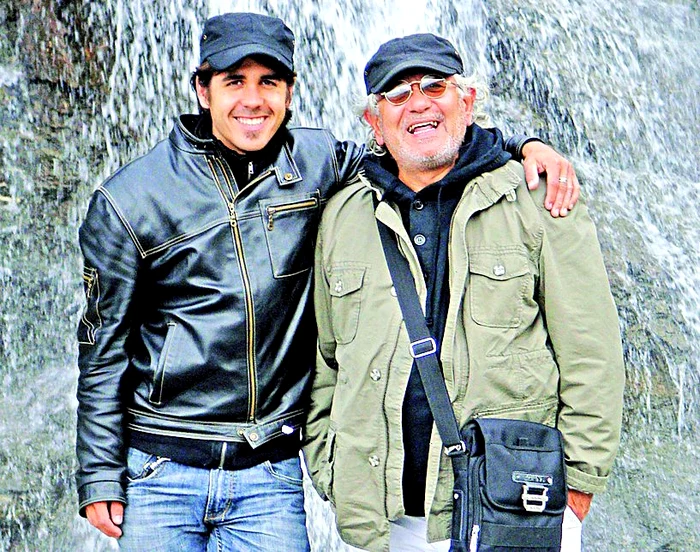 Alexander seamănă leit cu celebrul toboşar Lipan Ţăndărică