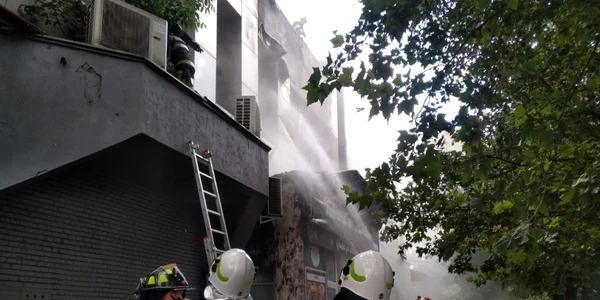 incendiu piata delfinului