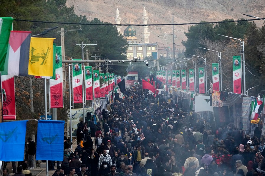 Gruparea teroristă Stat Islamic revendică responsabilitatea pentru atentatele din Iran de la mormântul lui Qasem Soleimani