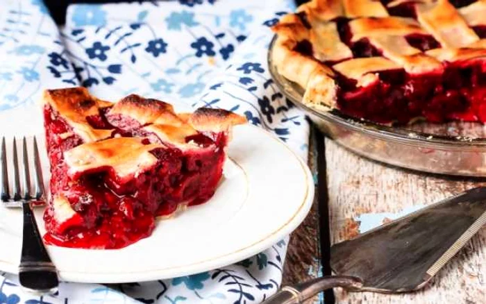 Tarta cu zmeură îţi va încânta toate simţurile!