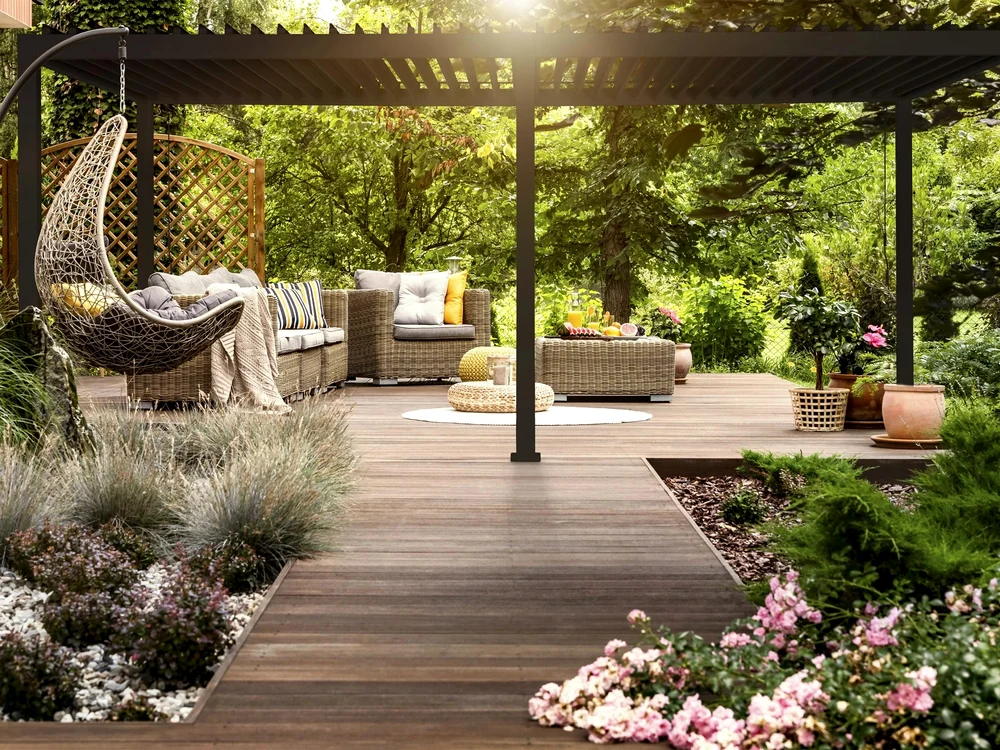 Idei de living outdoor cu mobilier pentru exterior Sursă glowmania.ro jpg