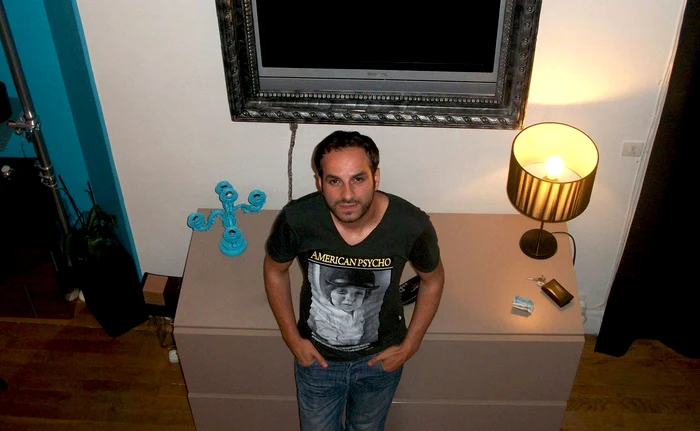 
    Claudiu Mirică ne-a trimis  ieri o fotografie din  apartamentul lui  din Franţa  