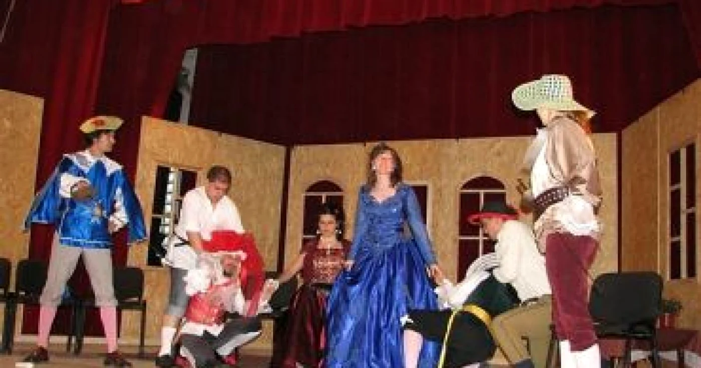 Alba Iulia: Pontul zilei: Teatru la Casa de Cultură a Studenţilor