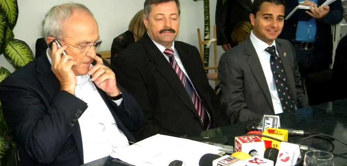 Adrian Strâmbeanu (centru), managerul Spitalului Judeţean de Urgenţă din Ploieşti, a explicat într-un mesaj public situaţia din unitatea medicală. FOTO arhivă Adevărul Ploieşti