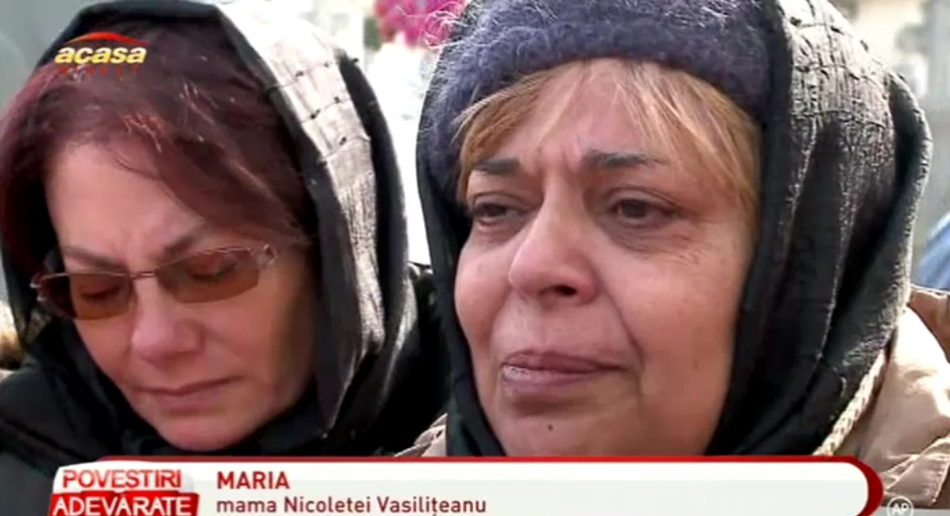 Parintii fetelor arse (capturi Acasa TV)