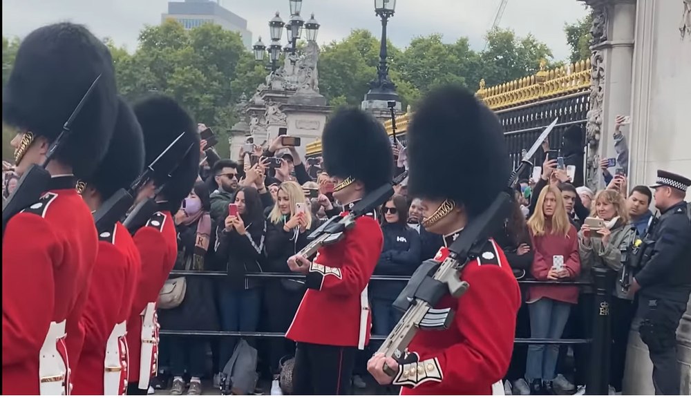 Turiștii care vizitează Londra riscă să fie jefuiți la tot pasul. Cum acționează hoții de buzunare în capitala Marii Britanii