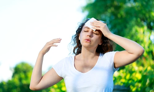 De ce mi transpira fata asa de mult  Sursa foto shutterstock 2337157479 jpg