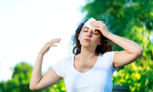 De ce mi transpira fata asa de mult  Sursa foto shutterstock 2337157479 jpg