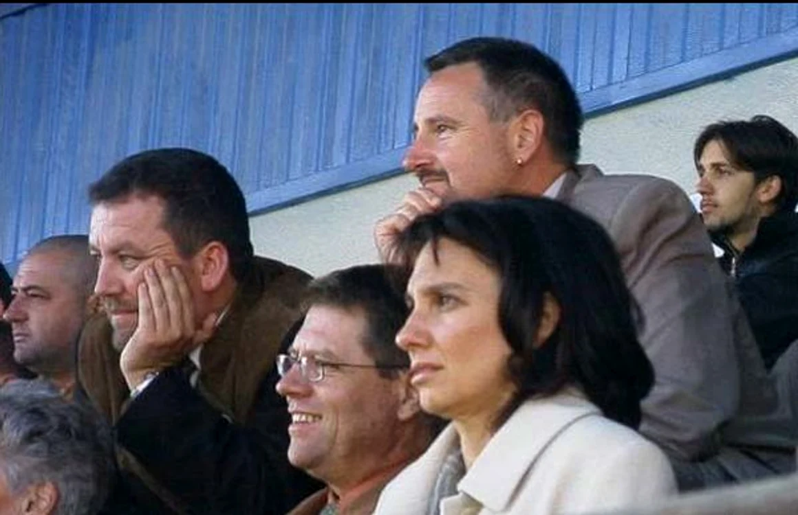 Carmen Iohannis, brunetă, alături de Klaus Iohannis