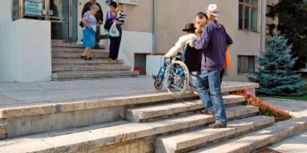 Judeţ cu judeţ: În judeţul Hunedoara, un accident de circulaţie s-a soldat cu rănirea a patru minori