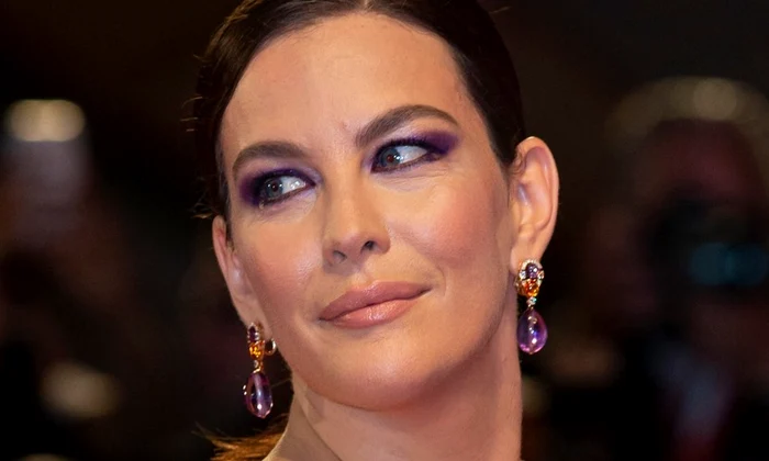 1 liv tyler eleganta festivalul de film de la venetia premiera ad astra rochie givenchy 2 jpg jpeg