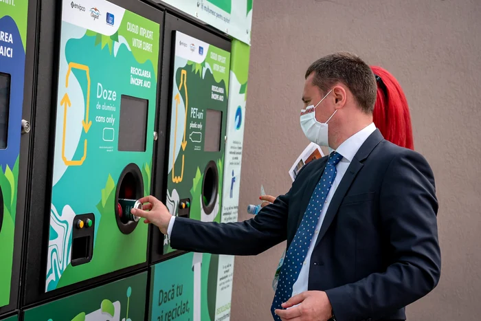 Aparatul de reciclare îți emite un fel de bon care reprezintă dovada că ai reciclat și că ai câștigat CIUGUbaniSursa foto: Primăria Ciugud/Facebook