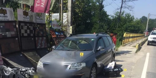 Motociclist slovac rănit grav pe un drum naţional din Vâlcea în urma coliziunii cu o maşină Foto Adevărul