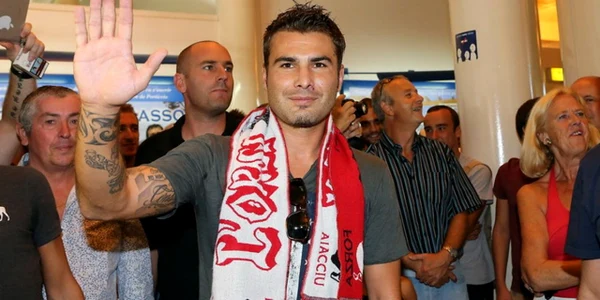 Adrian Mutu a ajuns în Corsica * Foto: www.ac-ajaccio.com