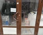Căminele arată a depozite de materiale de construcție și mobilă