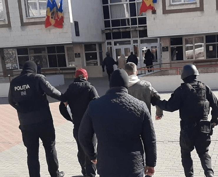 Șapte persoane, trimise în judecată pentru destabilizarea protestelor de la Chișinău. Câți bani ar fi primit 