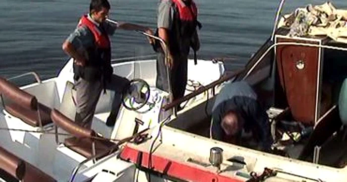 Constanta: O şalupă cu şapte persoane la bord pluteşte în derivă pe mare